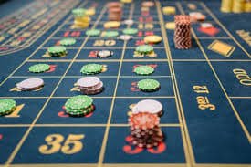 iwebet Live Dealer Card Game Baccarat Poker မြန်မာကစားသမား